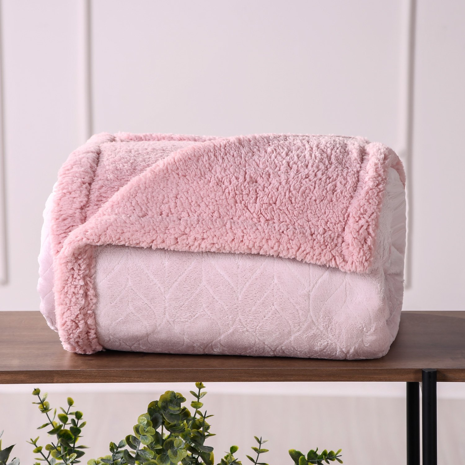 Manta Cobertor Queen Realce Dupla Face Flannel e Sherpa Lã de